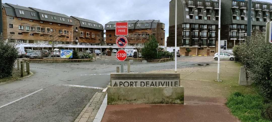 Le Loft-Boat Apartment Deauville Luaran gambar